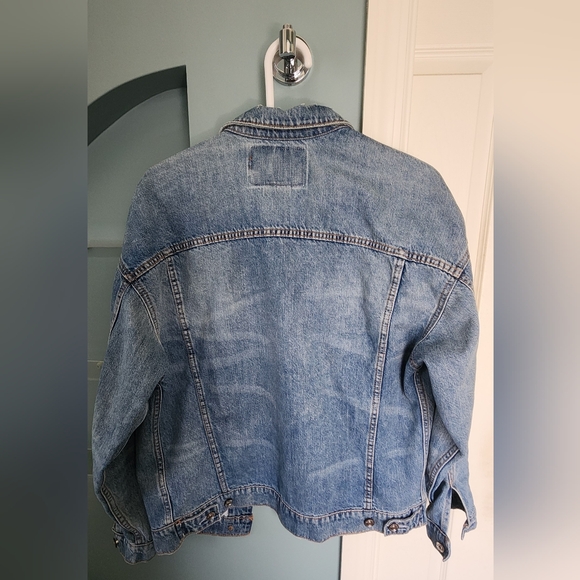 American Eagle Oversized Denim Jean Jacket Size XS - Picture 2 of 3